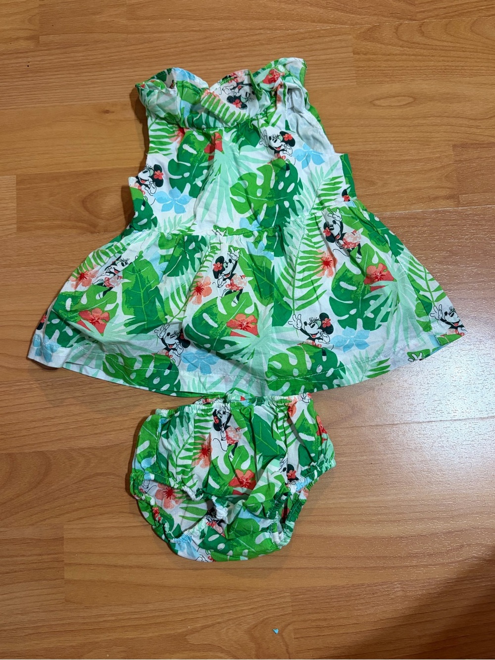 Disney LIKE NEW Tropical Print Dress and Bloomers Set Infant Size 0-3 months